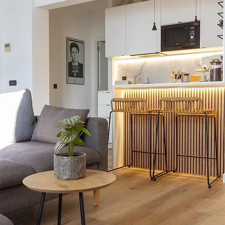 Boutique Stay, Private Wing By The Sea *